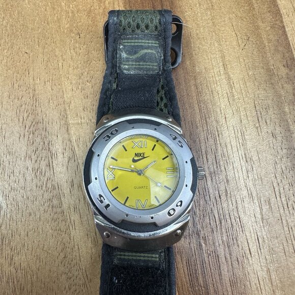 Vintage Nike Yellow Dial Quartz Watch Water Resistant Japan Movt Needs battery - Picture 2 of 5